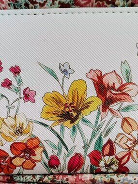 NWOT Safe Keeper Floral Wallet